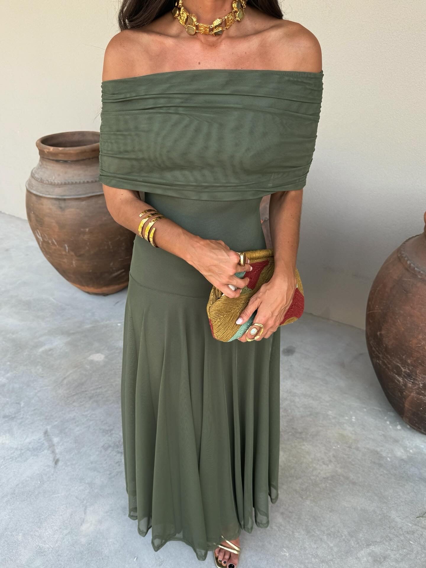 Eveline – Elegant Off-Shoulder Chiffon Maxi Dress