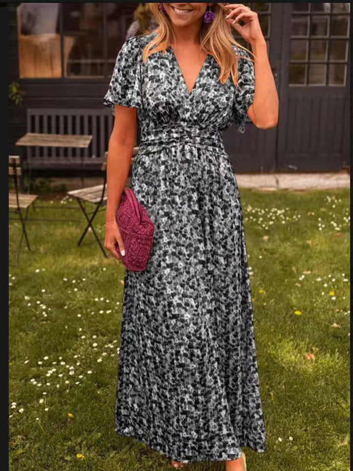 Elis – Long, flowy dress with floral print