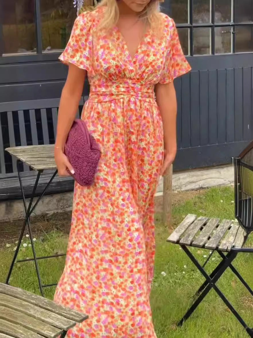 Elis – Long, flowy dress with floral print